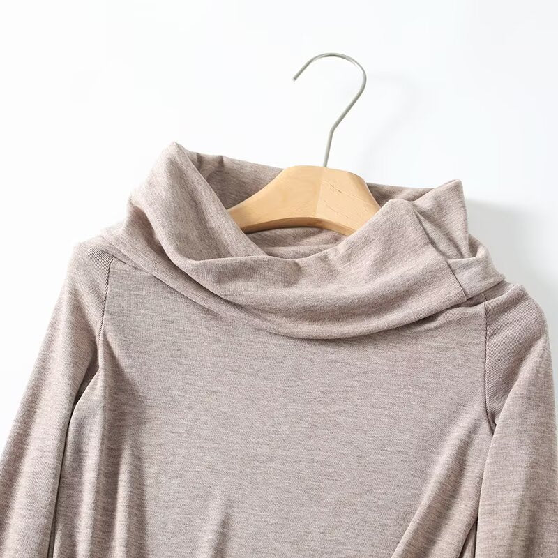 Women's long sleeved off shoulder collar slim T-shirt